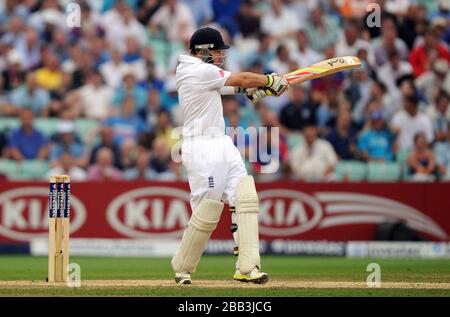 Chris Woakes dell'Inghilterra batte durante il terzo giorno della quinta prova di Investec Ashes al Kia Oval, Londra. Foto Stock