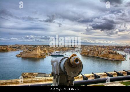 Tre Città, Vittoriosa, Senglea E Cospicua. Lungomare visto da la Valletta, Malta Foto Stock