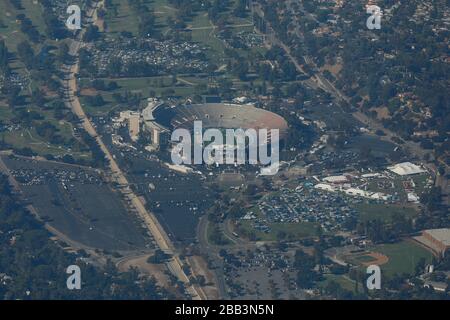 Generale veduta aerea del Rose Bowl durante un volo intorno a Los Angeles sabato 5 ottobre 2019, a Pasadena, California, USA. (Foto di IOS/Espa-Images) Foto Stock