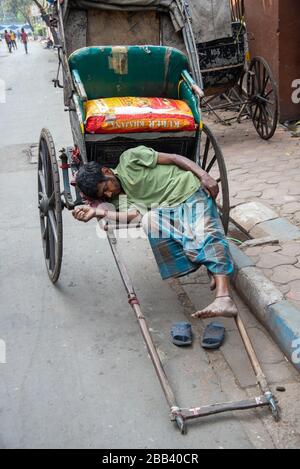 Mano tirato rikija a Calcutta, India Foto Stock