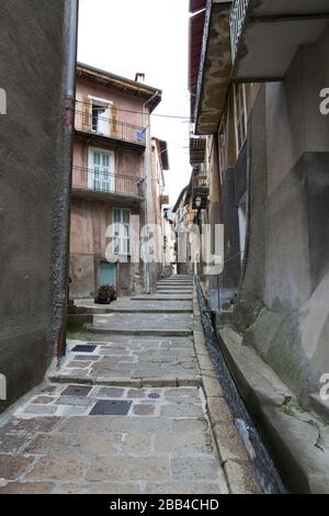 13th secolo villaggio di Saint Martin Vesubie nelle Alpi francesi Foto Stock