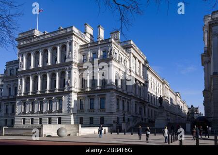 Il British, Foreign and Commonwealth Office Main Building, King Charles Street, Londra, SW1, Londra, Regno Unito visto da Horse Guards Road. Gli stranieri a Foto Stock