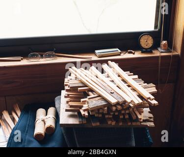 tradizionale giapponese fatto a mano utensili in legno. Foto Stock
