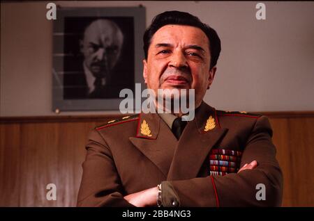 Mosca, URSS, agosto 1990; il generale Postnikov, comandante del Collegio superiore del KGB. Foto Stock