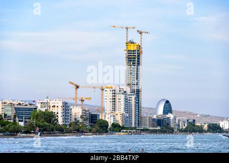 Costa di Limassol, Cipro con cantieri edili Foto Stock