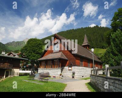 La chiesa di Murren nella regione dello Jungfrau in Svizzera. Foto Stock