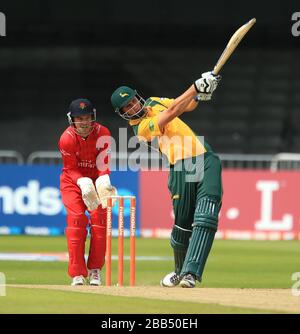 Notts Outlaws 'Alex Hales colpisce un sei Foto Stock