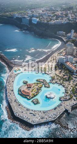 Veduta aerea delle piscine di acqua salata Lago Martianez a Puerto de la Cruz, Tenerife, Isole Canarie, Spagna Foto Stock