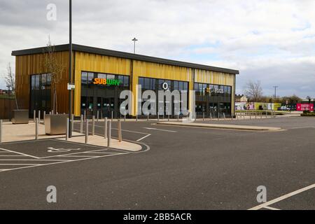 Shopping Parks deserte a causa di Coronavirus Lockdown credit Ian Faircognate/Alamy Stock Photos Foto Stock