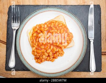 Fagioli su pane tostato Foto Stock