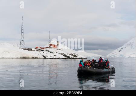 Almirante Brown stazione argentina, Paradise Bay, Antartide. Foto Stock