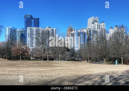 Lo skyline di Atlanta, Georgia in una giornata di sole Foto Stock