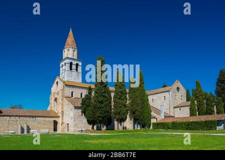 Aquileia - Aprile 2016, Italia: Basilica di Santa Maria Assunta nella città italiana di Aquileia, conosciuta anche come Porto di Roma antica Foto Stock