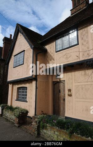 La vecchia panetteria, Stansted Mountfitchet, Essex, ha un piano superiore sospeso e intonaco. Foto Stock