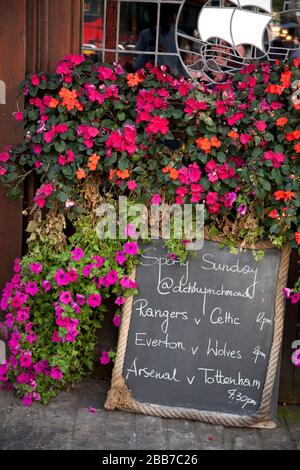 Il pub Old Ship e il ristorante di Richmond, in Inghilterra, si trova in questo centro cittadino dal 1735, e serve come tappa tra Londra e Hampton Court. Foto Stock