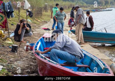 Lago Phewa in Pokhara, Nepal Foto Stock