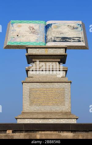 Scultura sul lungomare, Nathon City, Koh Samui Island, Thailandia, Asia Foto Stock