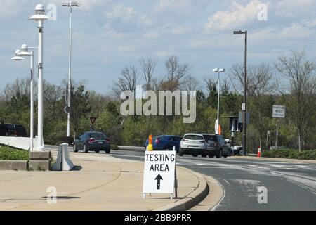 Prince George's County, MD, USA. 30th Mar 2020. Il sito di test COVID-19 si apre a FedExField nella contea di Prince George, Maryland, il 30 marzo 2020. Credito: mpi34/MediaPunch Credit: MediaPunch Inc/Alamy Live News Foto Stock