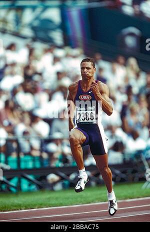 DaN o'Brien (USA) si è garante del decathlon ai Giochi Olimpici estivi del 1996 Foto Stock