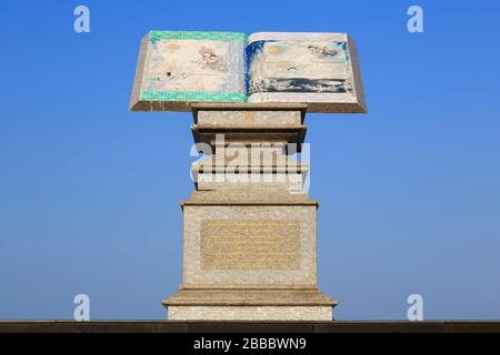 Scultura sul lungomare, Nathon City, Koh Samui Island, Thailandia, Asia Foto Stock