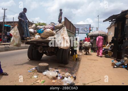 Nuovo mercato del Benin a Benin City, Edo state, Nigeria, Africa Occidentale Foto Stock