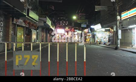 PATTAYA, TAILANDIA - 20 MARZO 2020: Empty Deserted Walking Street. Isolamento quarantena blocco. Epidemia di coronavirus sars-COV-2 covid-19 2019-ncov. Foto Stock