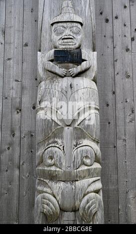 Hlgaagilda dettagli, di Gaahyaa Norman Price, Haida Heritage Center a Kay Llnagaay, Skidegate, Haida Gwaii, precedentemente noto come Queen Charlotte Islands, British Columbia, Canada Foto Stock