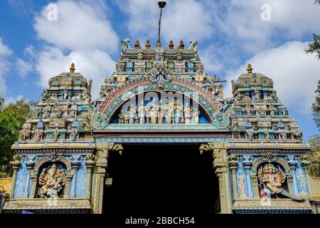 Madurai, India - Marzo 2020: Dettaglio del tempio indù di Meenakshi Amman il 10 marzo 2020 a Madurai, India. Foto Stock