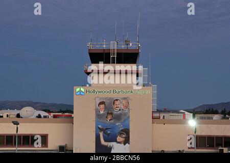 Vista generale dell'Aeroporto di Hollywood Burbank (BUR) a Burbank, California, domenica 19 gennaio 2020, in mezzo alla pandemia globale di coronavirus COVID-19. L'aeroporto, di proprietà della Burbank-Glendale-Pasadena Airport Authority e gestito dalla TBI Airport Management, Inc., è stato anche conosciuto come United Airport (1930-1934), Union Air Terminal (1934-1940), Lockheed Air Terminal (1940-1967), Hollywood-Burbank Airport (1967-1978), Burbank-Glendale-Pasadena Airport (1978-2003), Bob Hope (2003), nome legale, 2003) E l'aeroporto di Hollywood Burbank (dal 2016, nome del marchio). (Foto di IOS/Espa-IMA Foto Stock
