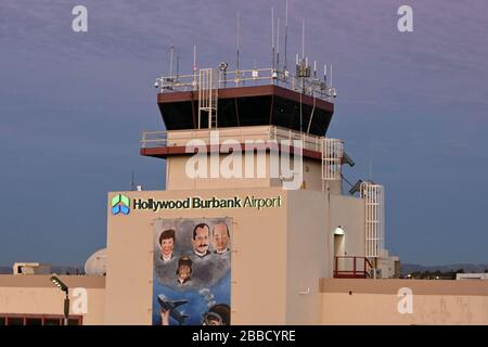 Vista generale dell'Aeroporto di Hollywood Burbank (BUR) a Burbank, California, domenica 19 gennaio 2020, in mezzo alla pandemia globale di coronavirus COVID-19. L'aeroporto, di proprietà della Burbank-Glendale-Pasadena Airport Authority e gestito dalla TBI Airport Management, Inc., è stato anche conosciuto come United Airport (1930-1934), Union Air Terminal (1934-1940), Lockheed Air Terminal (1940-1967), Hollywood-Burbank Airport (1967-1978), Burbank-Glendale-Pasadena Airport (1978-2003), Bob Hope (2003), nome legale, 2003) E l'aeroporto di Hollywood Burbank (dal 2016, nome del marchio). (Foto di IOS/Espa-IMA Foto Stock