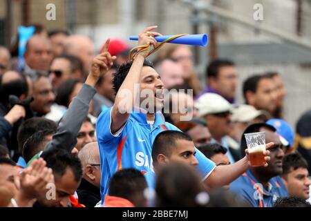 Fan dell'India negli stand al Kia Oval Foto Stock