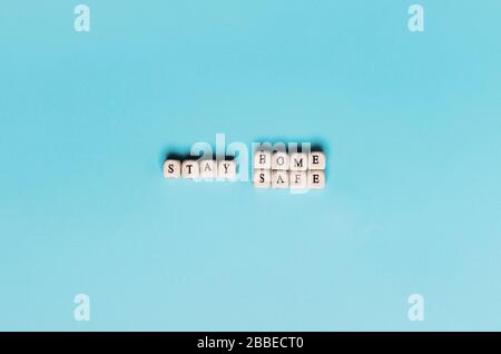 soggiorno a casa , sicuro. Pandemia. Quarantena. Coronavirus Foto Stock