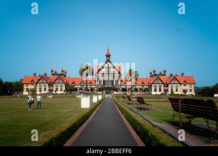 Rotorua, Nuova Zelanda - 1 gennaio 2020: Giardini governativi e Museo Foto Stock