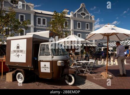 Sud Africa, Capo Occidentale, Città del Capo, Lungomare Victoria and Alfred, Tuk Tuk Café a Ape Autorickshaw van Foto Stock