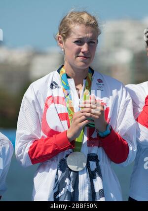 Rio de Janeiro. BRASILE. Olivia CARNEGIE-MARRONE. GBR W8+ Silver Medalist, dock di premi. Regata olimpica di falciatura 2016. Lagoa Stadium, Copacabana, "Olympic Summer Games" Rodrigo de Freitas Lagoon, Lagoa. Sabato 13/08/2016 [Crediti obbligatori; Peter SPURRIER/Intersport Images] Foto Stock