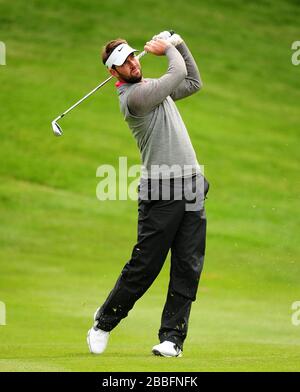 Scott Jamieson in Scozia durante il primo giorno del campionato PGA BMW 2013, presso il Wentworth Golf Club. Foto Stock