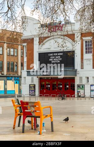 Il cinema Rizzy a Brixton chiuse durante il blocco di Londra a causa della diffusione di Covid-19. Data di scadenza: 31 marzo 2020 Foto Stock