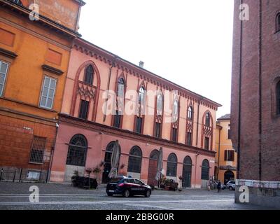 Vita quotidiana in quarantena a Cremona, Lombardia, Italia durante il covid19 pandemy. Epidemia mondiale di coronavirus. Foto Stock