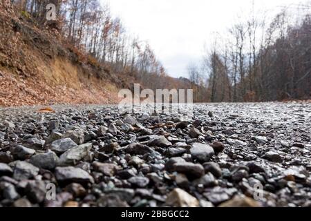 via da pietre completamente nere. Foto Stock