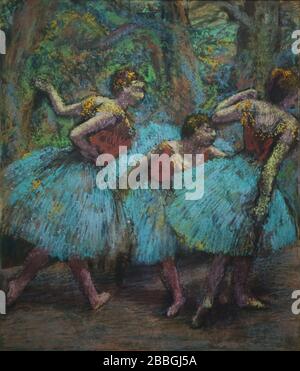 Pastello 'tre ballerini' (Blue Tutus, Red bodices) dell'artista impressionista francese Edgar Degas (1903) in mostra alla sua mostra nel Musée d'Orsay a Parigi, Francia. La mostra dedicata al rapporto appassionato artista con il teatro si svolge fino al 19 gennaio 2020. Foto Stock