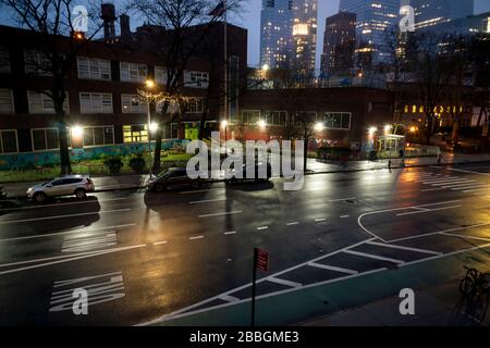 Empty Ninth Avenue a Chelsea a New York domenica 29 marzo 2020. (© Richard B. Levine) Foto Stock