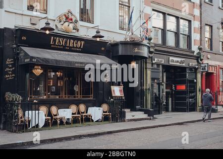 Londra, Regno Unito - 06 marzo 2020: Facciata del ristorante LEscargot e Club 49 a Soho, area di Londra famosa per i bar, i ristoranti e i club LGBTQ+. Foto Stock