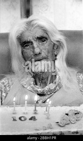 Donna zingara Sarah Locke di 104 anni nel 1984. 1980 anziani romany Traveller Gran Bretagna Inghilterra Inglese Foto Stock