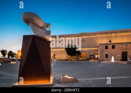 Malta, la Valletta: Progettato da Girolamo Cassar ma successivamente ristrutturato sotto il Gran Maestro di Pinto, Auberge de Castille, situato in piazza Castille, è Foto Stock