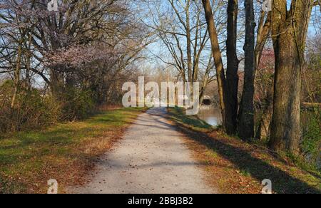 L'alzaia lungo il canale Delaware-Raritan a Princeton, New Jersey Foto Stock