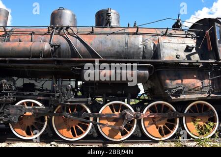 Una locomotiva a vapore di classe EA nel museo della tecnica nella città di Togliatti, vicino Samara, Russia. Foto Stock