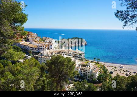 Alicante, Spagna - Marzo, 2020: Vista al piccolo villaggio turistico in Spagna tra Javea e Altea Foto Stock