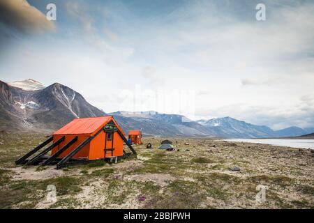 Shelter di emergenza della Valle di Giugno, Pass di Akshayak, Parco Nazionale di Auyuittuq Foto Stock