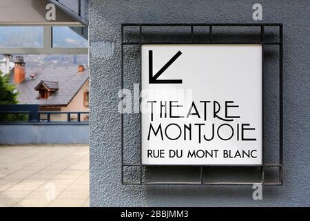 Panneau indiquant la Salle Montjoie du Théâtre Montjoie. Salle de Spectacle. Saint-Gervais-les-Bains. Alta Savoia. Francia. Foto Stock