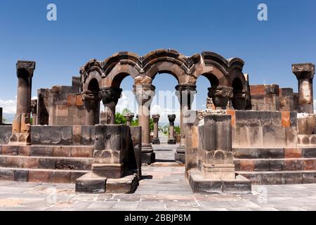 Zvartnots, antico tempio armeno, sito archeologico di Zvartnots, Vagharshapat, Yerevan, Armenia, Caucaso, Asia Foto Stock